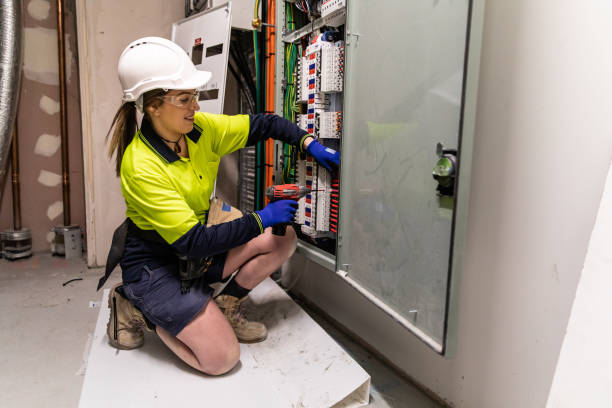 Best Electrical Contractors for Businesses  in Des Moines, WA